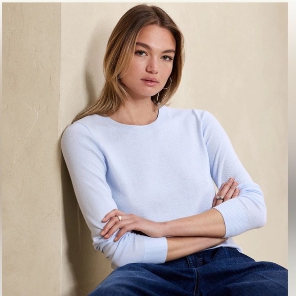 Banana Republic Sweaters - Banana Republic Soft blue Merino Wool Sweater